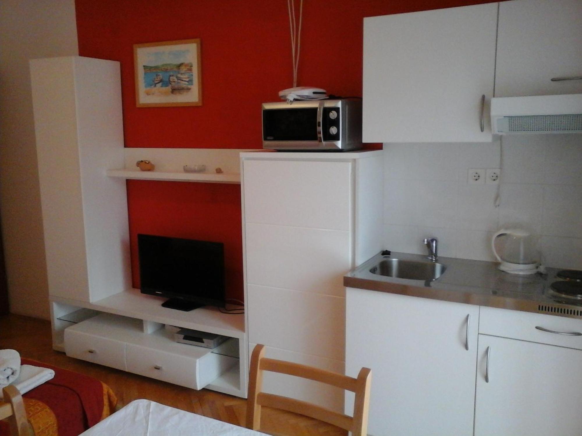 Apartments And Rooms Dobrila 耶尔萨 客房 照片