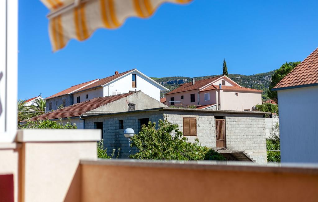 Apartments And Rooms Dobrila 耶尔萨 外观 照片