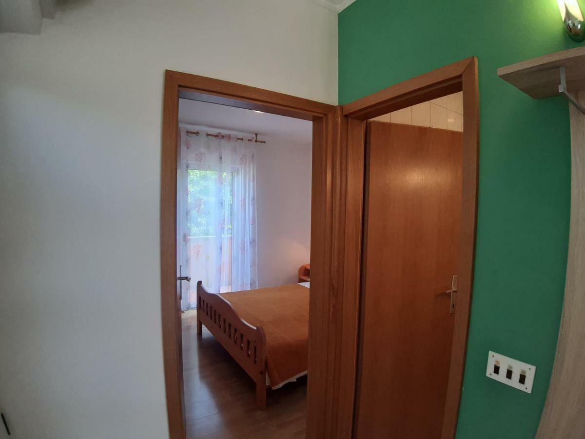 Apartments And Rooms Dobrila 耶尔萨 外观 照片